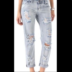 Adorable ripped jeans